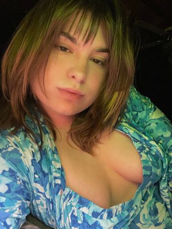 nude haileymae posting latina selfie