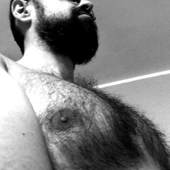 nude hairyteddy76 recording hairy selfie