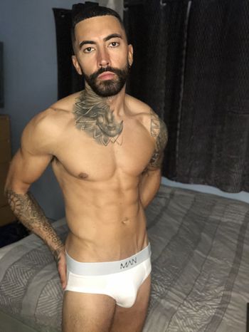 nude handsome_dann doing streamer