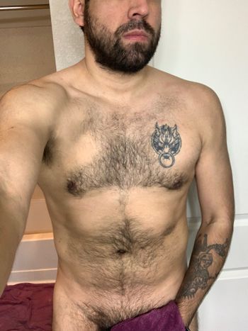 nude hardluckhero leaking big ass selfie