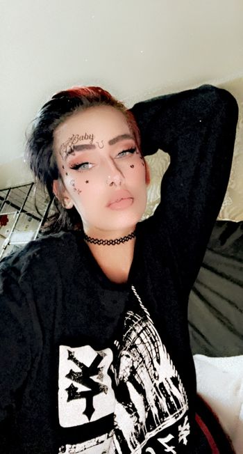 harleen.quinzel OnlyFans goth selfie