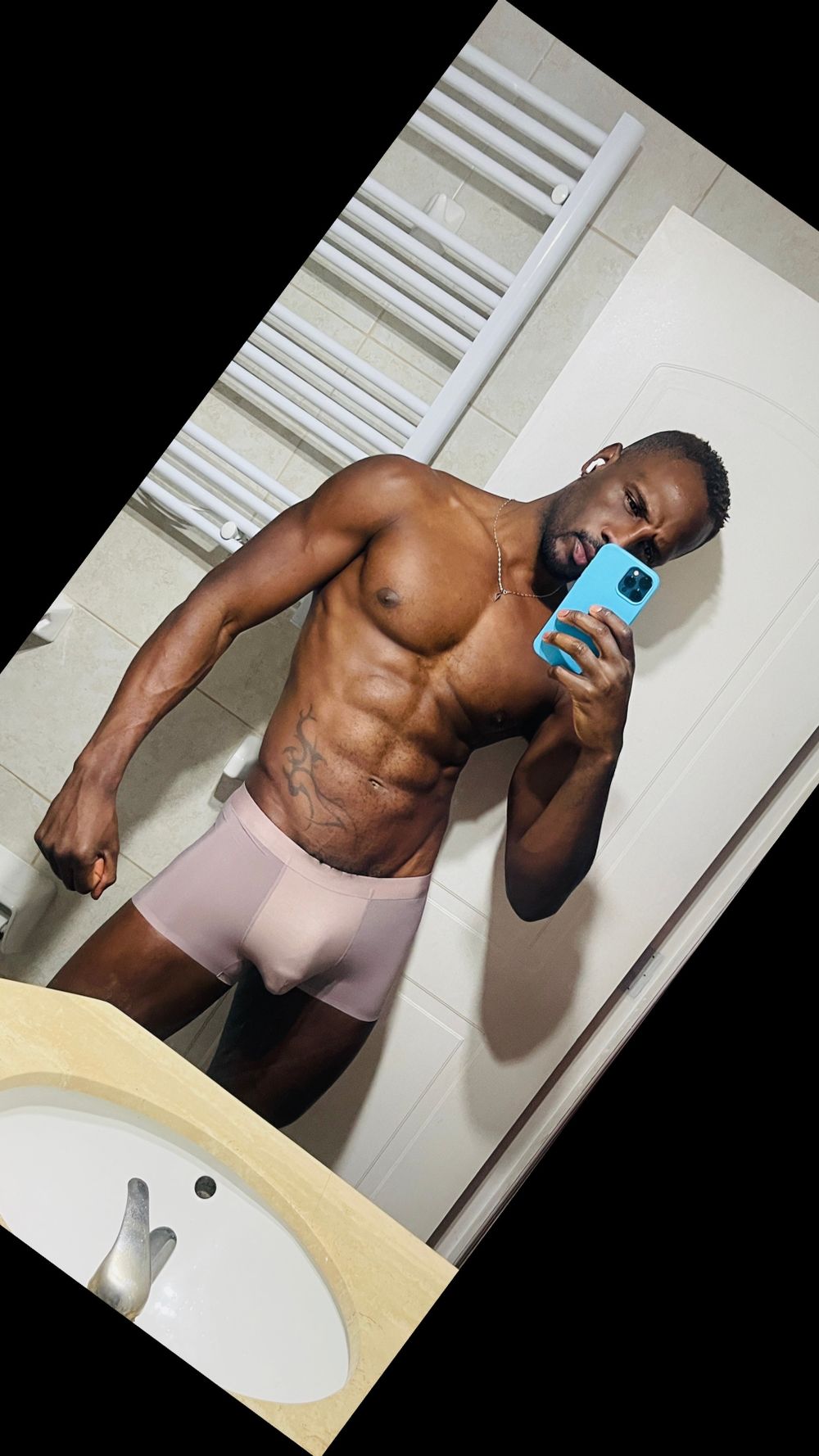 harryblackri24 OnlyFans doing ebony