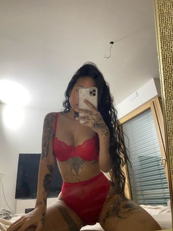 nude herrinamber showing latina selfie