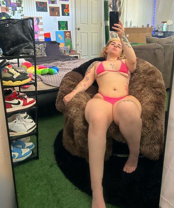 nude heyhayx showing exhibitionism selfie