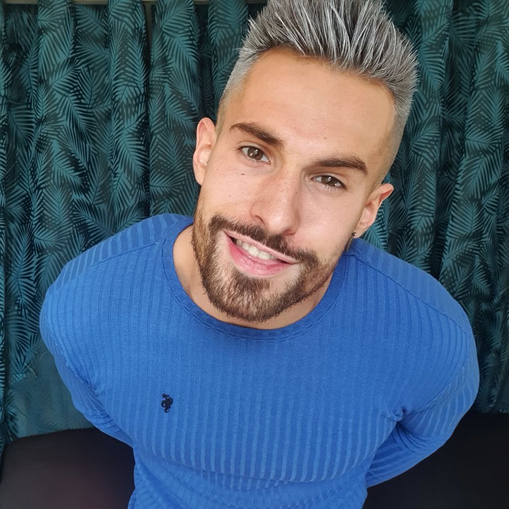 hezeer OnlyFans doing male