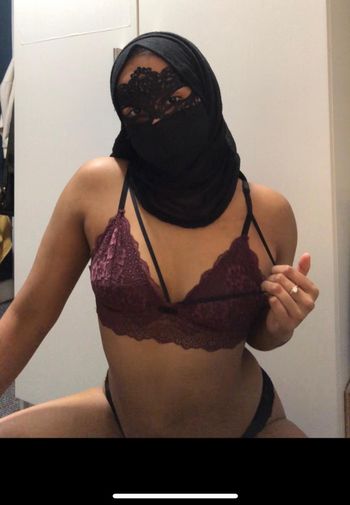 hijab-queen OnlyFans fetish selfie