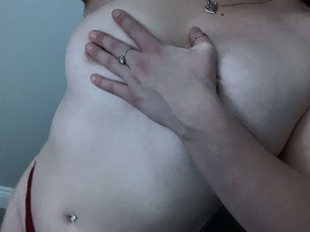 nude holly19x posting model