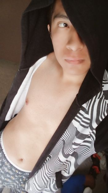 nude holovegay showing gay selfie