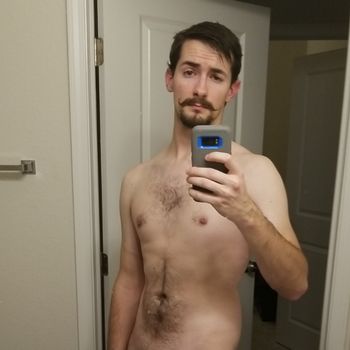 nude hunghandlebar leaking male selfie