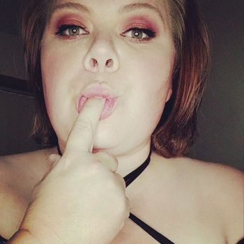 nude iamdovekayley posting custom content selfie