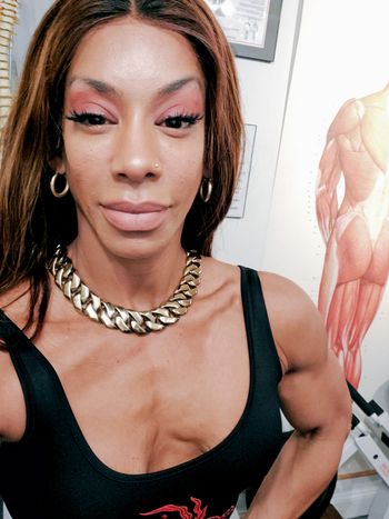 ifbbpromadelenefonseca OnlyFans submissive selfie