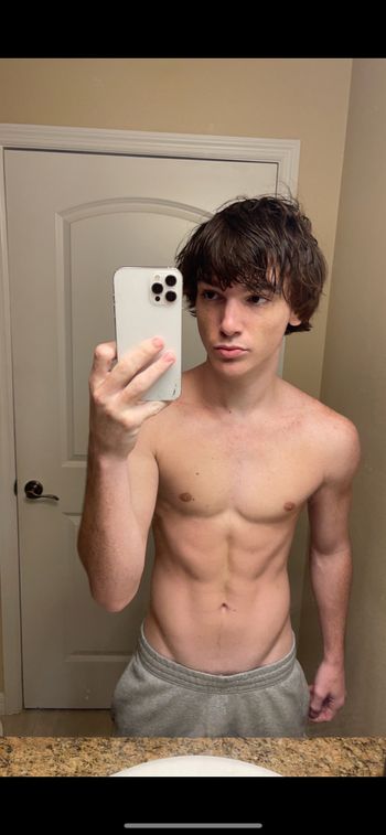 nude im.timmyturner posting male selfie