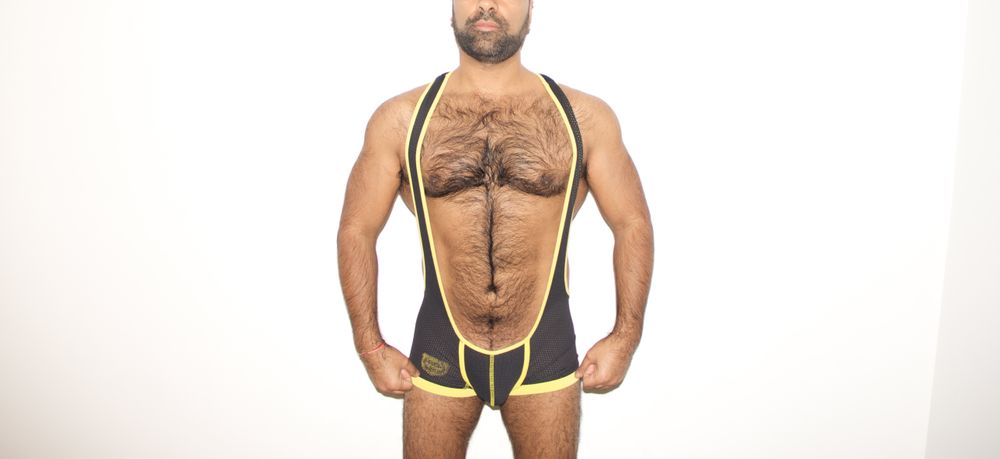 indianhairymuscle OnlyFans showing streamer