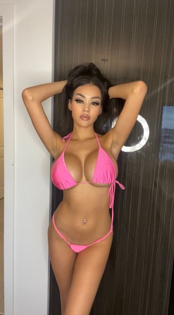 nude irinamarialopez recording latina selfie