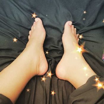 nude iris_feet95 showing nude selfie