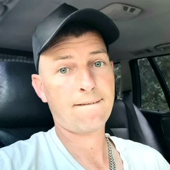 nude irishjay69 doing custom content