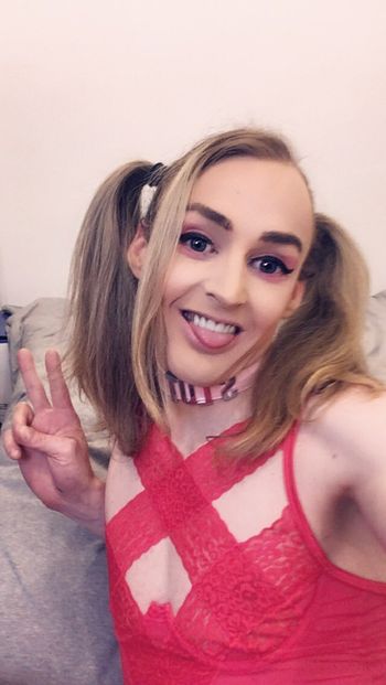 nude itszoestarr doing streamer selfie