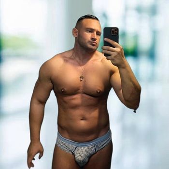 ivanovic_35 OnlyFans model selfie