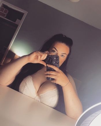 nude ivymay98 posting united kingdom selfie