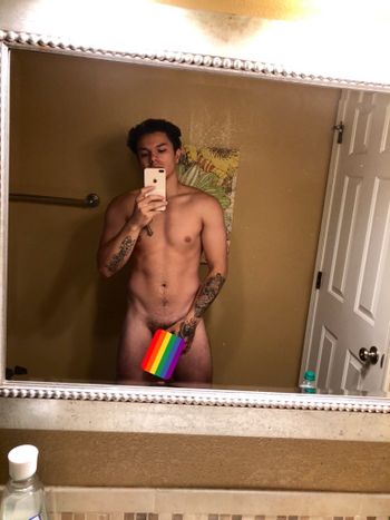 nude jacobb_32 posting masturbation selfie