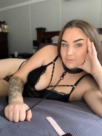 nude jade2799 posting custom content