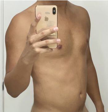 nude jakemontero doing student selfie