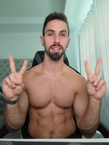 nude jakeorionfree submissive