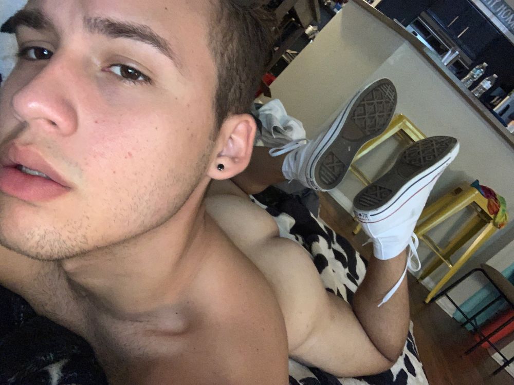 nude javierygabriel showing male selfie