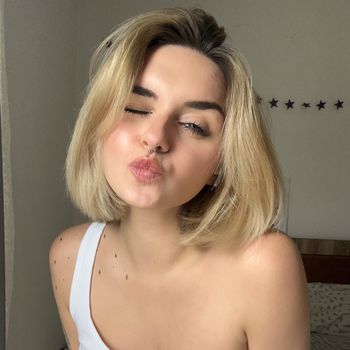 nude jenni_sunshine doing model selfie