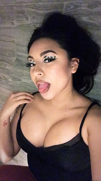 nude jennialexis latina selfie