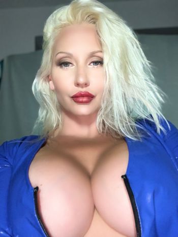 nude jenniferjadexxx posting united kingdom selfie