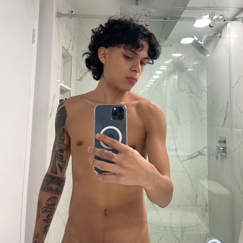 nude jeycol doing latina selfie