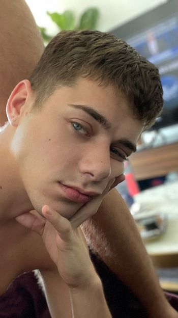 nude joeymillsxxx doing male