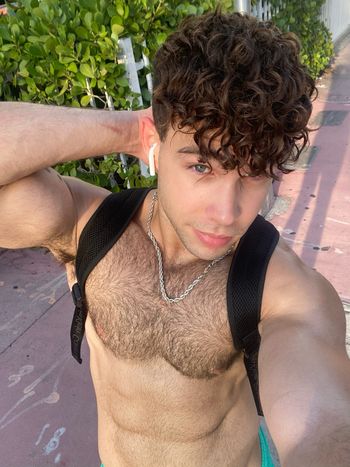 nude josephcastlianfree Florida selfie