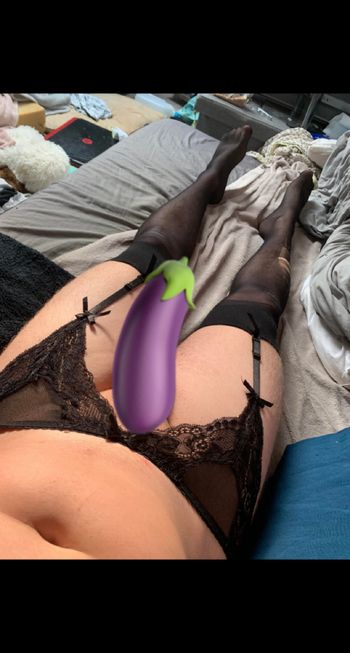 nude joshua_28 posting trans selfie