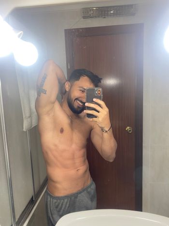 nude jsantoss showing male selfie