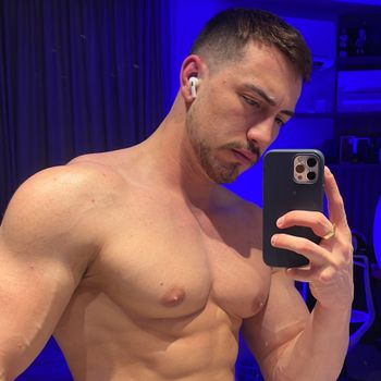 nude julio_iomes recording brazil selfie