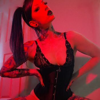 kat-paine666 OnlyFans messaging