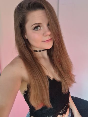 nude kate-sofie showing threesome selfie