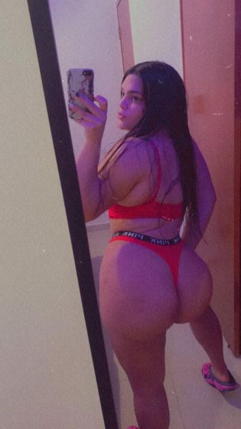 nude katecdv showing venezuela selfie