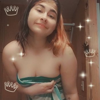 nude katrynamaxxofficial showing teen selfie