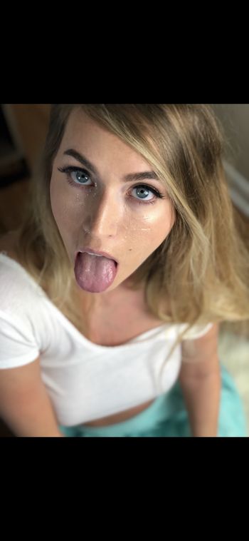 nude kayleeheartkins leaking anal selfie