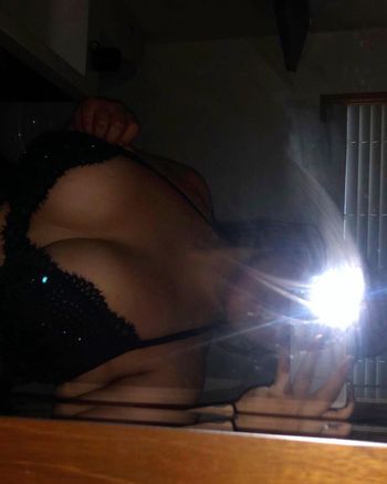 nude khashianaa showing latina selfie