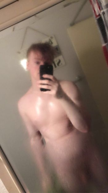 nude kierankuntzxx posting latina selfie