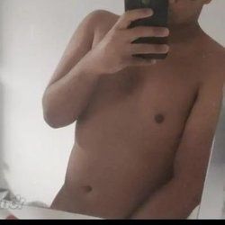 nude kingofarrows1 posting male selfie