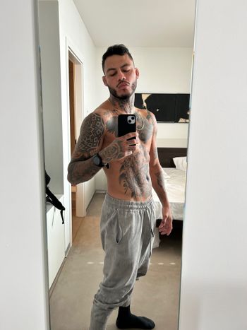 nude kingpsycho recording male selfie