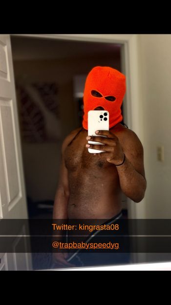 nude kingrastaman posting bdsm selfie