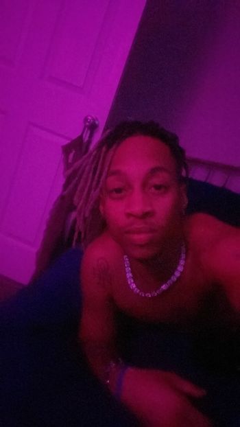 nude kingxxxtaylor doing ebony selfie