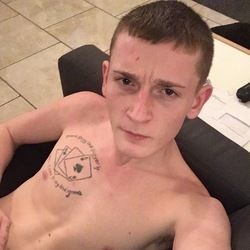 nude kirkyboy1994 male selfie