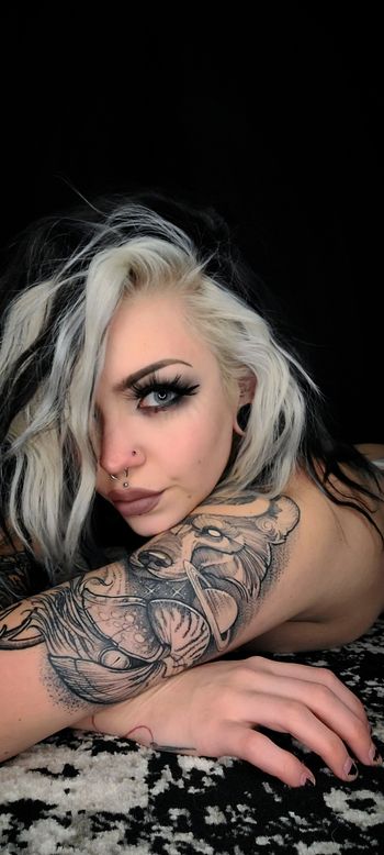 nude kittykvlt recording tattoo selfie